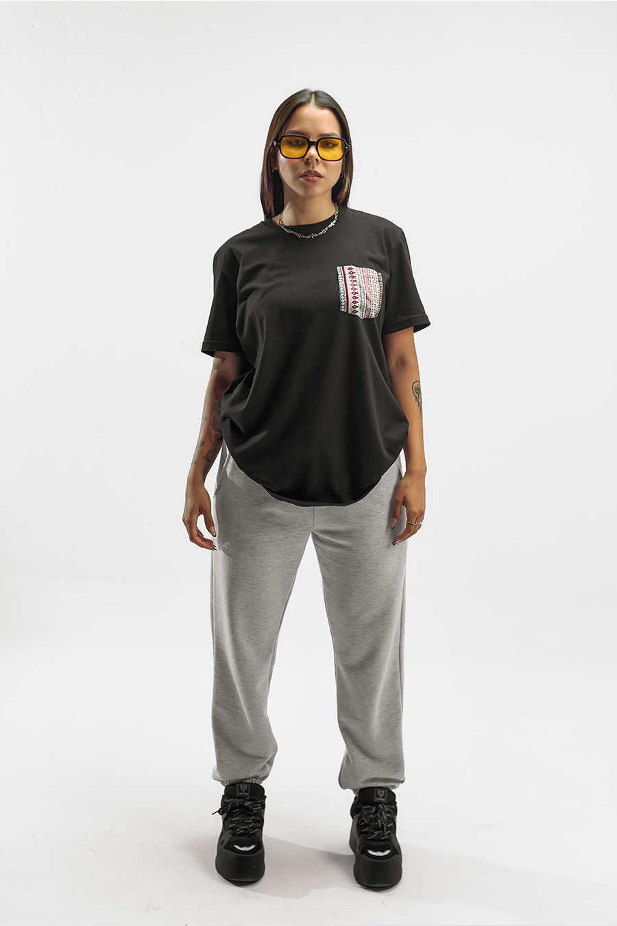 Tribal Pocket Tee - Negro