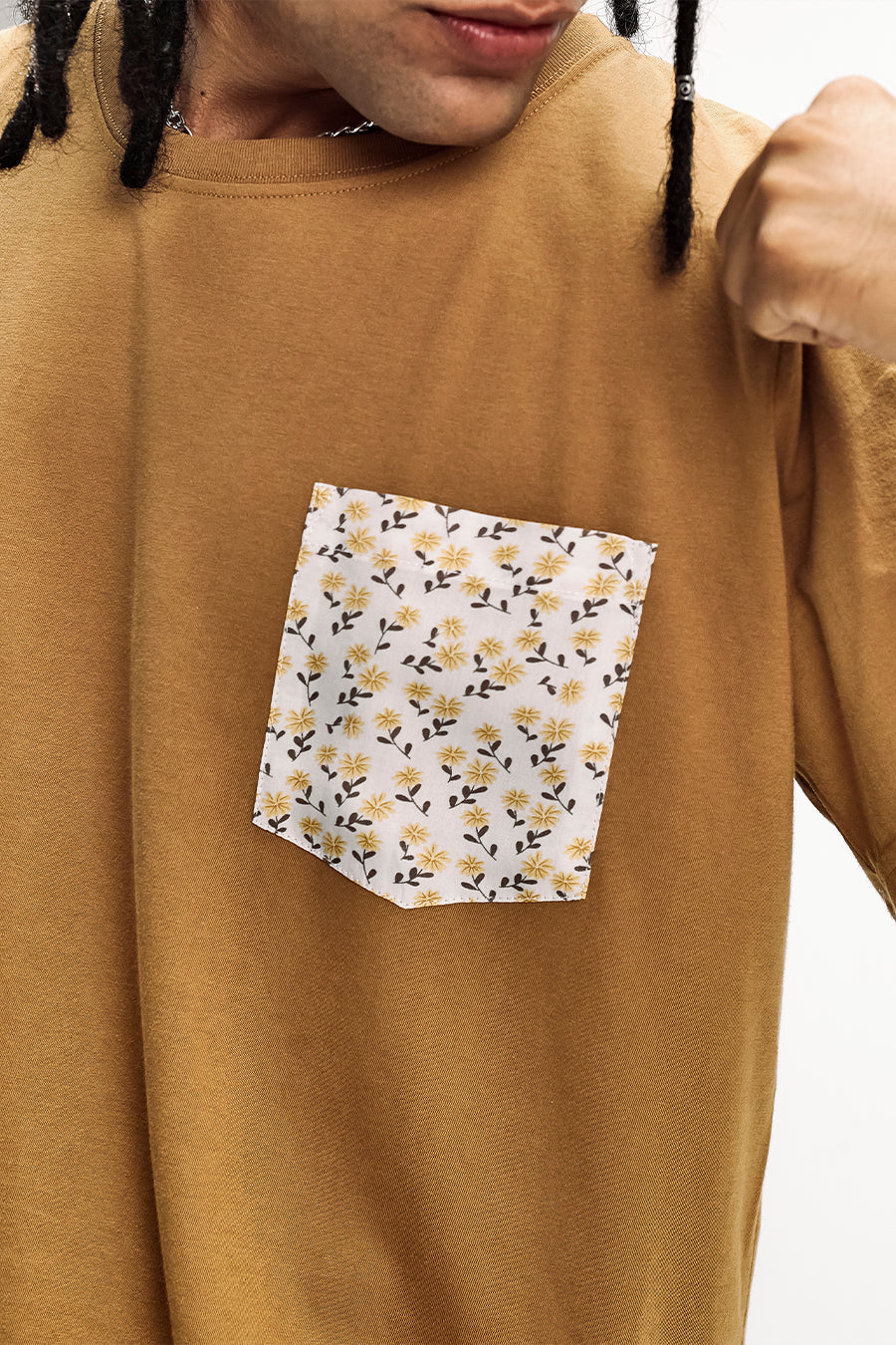 Flowers Pocket Tee - Camel