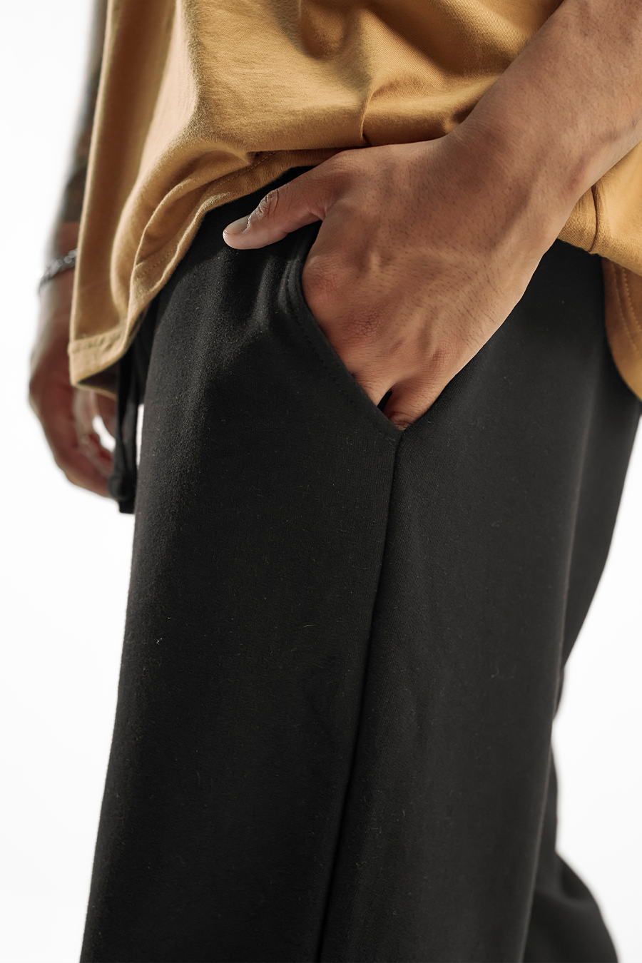 Essential Jogger – Negro