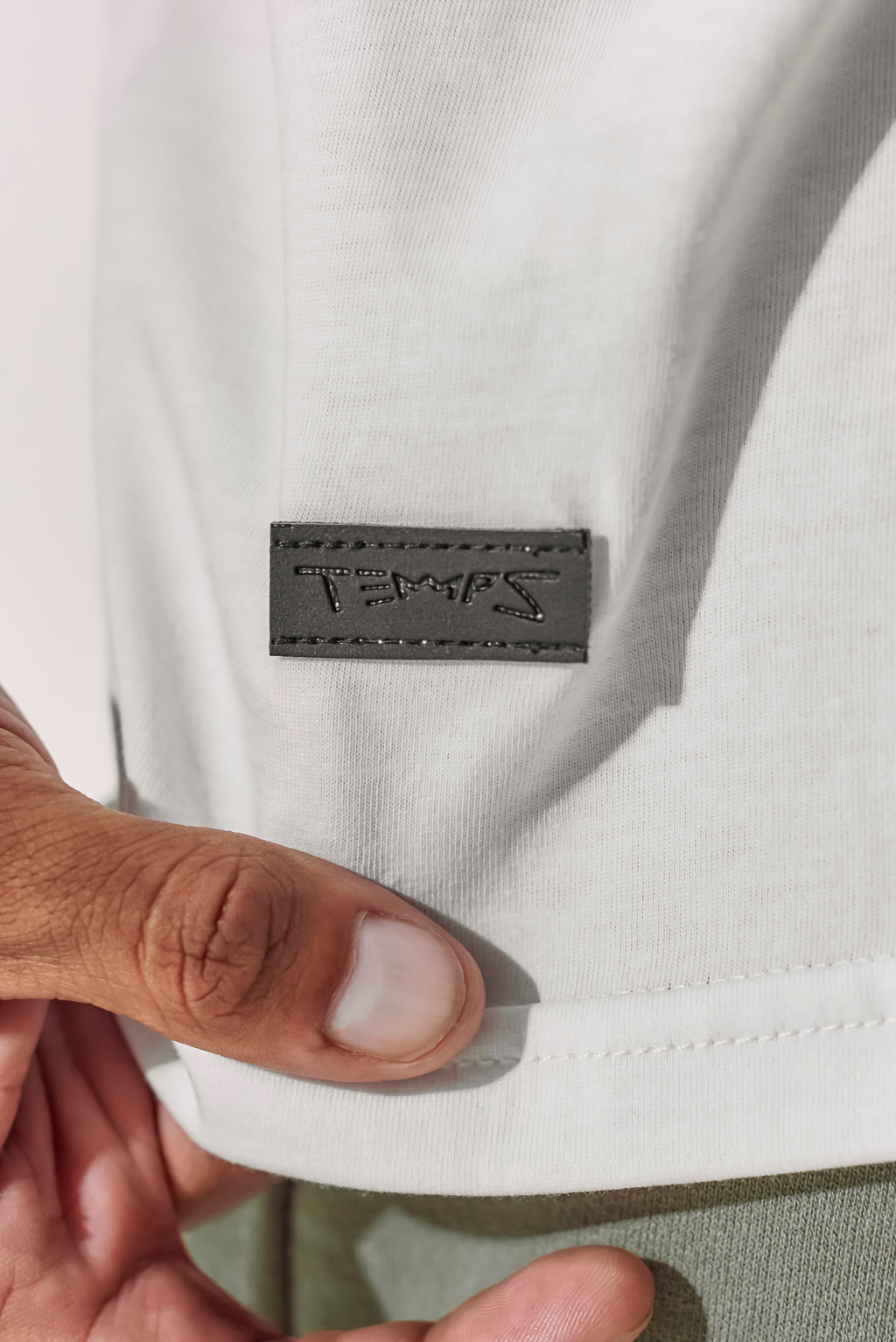 Flowers Pocket Tee – Blanco (Brown Pocket)