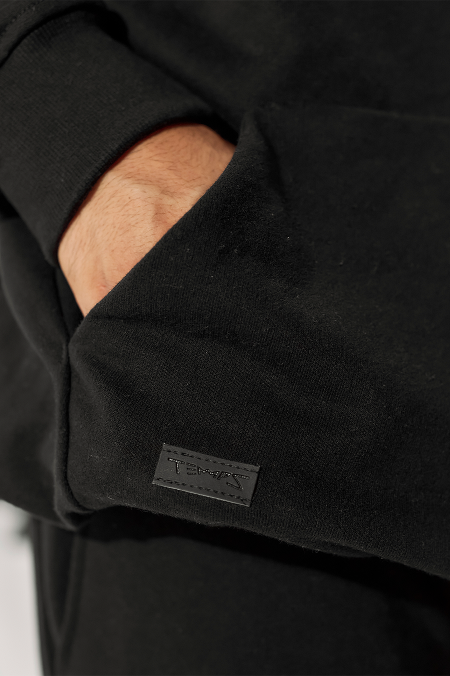 Essential Hoodie – Negro