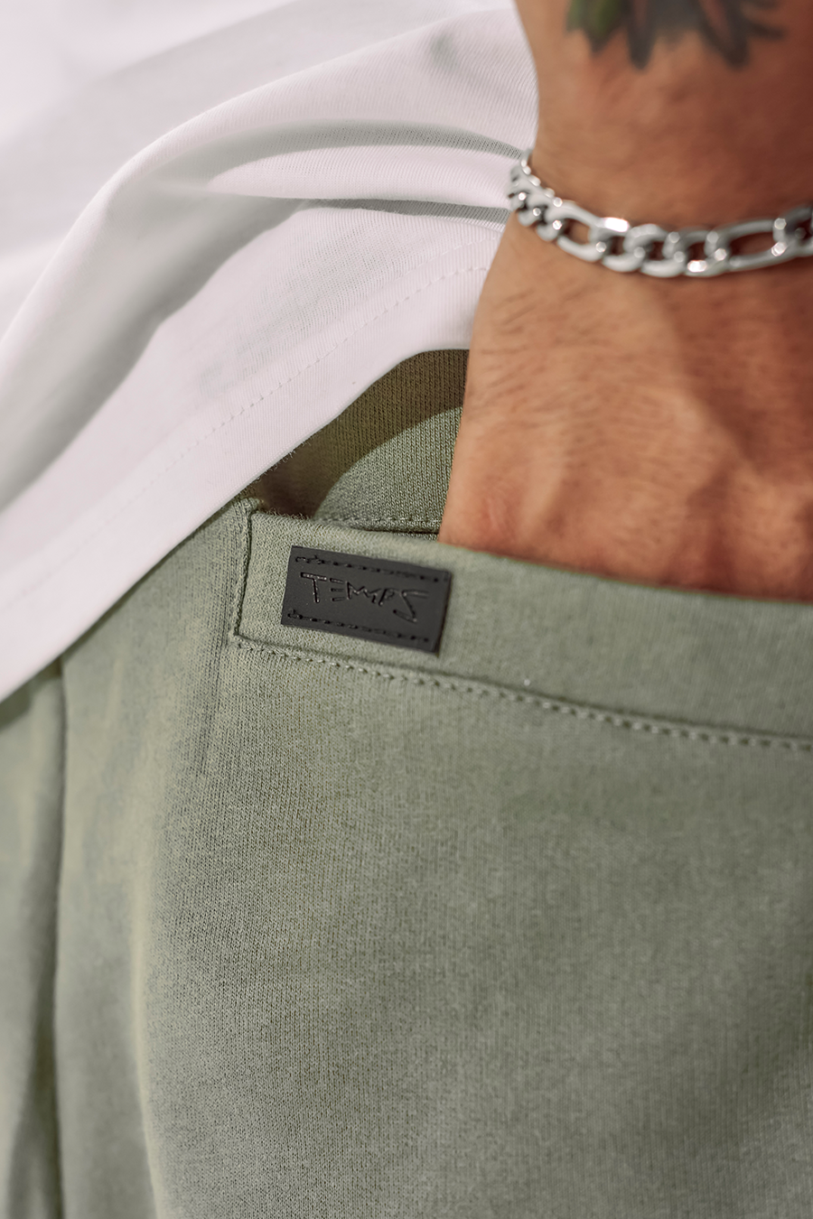 Essential Jogger – Sauce